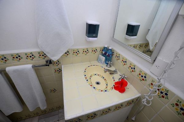 Dolphin Cove Inn (Manzanillo)